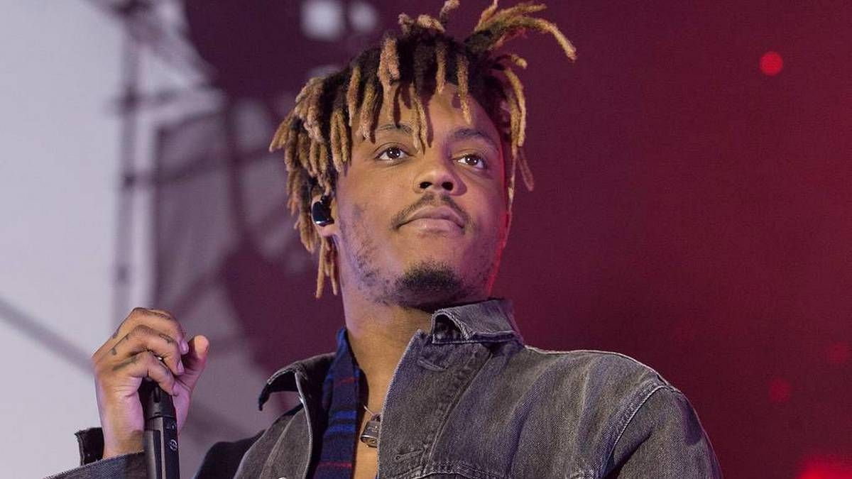 В США умер рэпер Juice Wrld, в Киеве начались митинги перед Нормандской встречей, а в Литве упал самолет: ТОП новостей дня