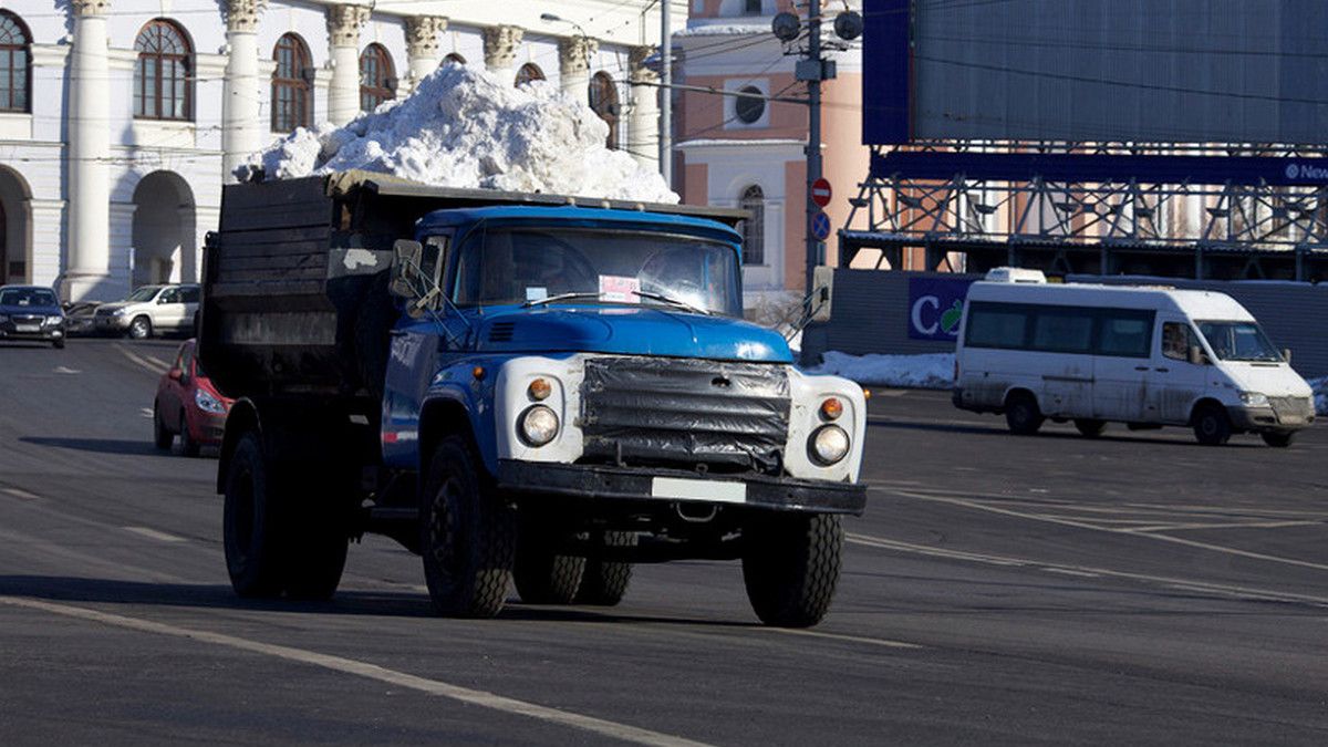 В Киев из Карпат везут 130 тонн снега