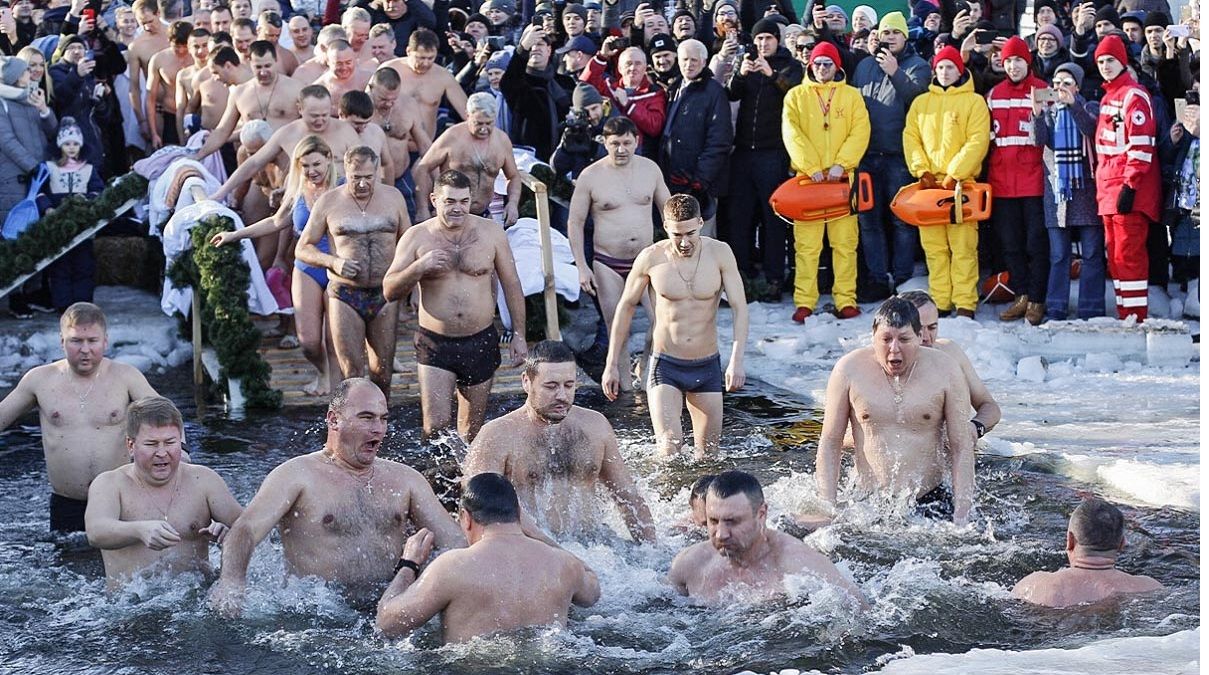 Крещение 2020: когда, кому нельзя окунаться и где это сделать в Киеве