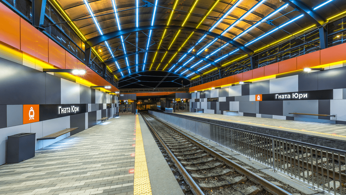 В Киеве завершилась реконструкция станции скоростного трамвая: как "Гната Юры" выглядит сейчас