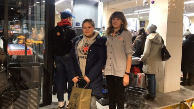 Девочка написала трогательное сочинение про АТБ и получила подарок от компании