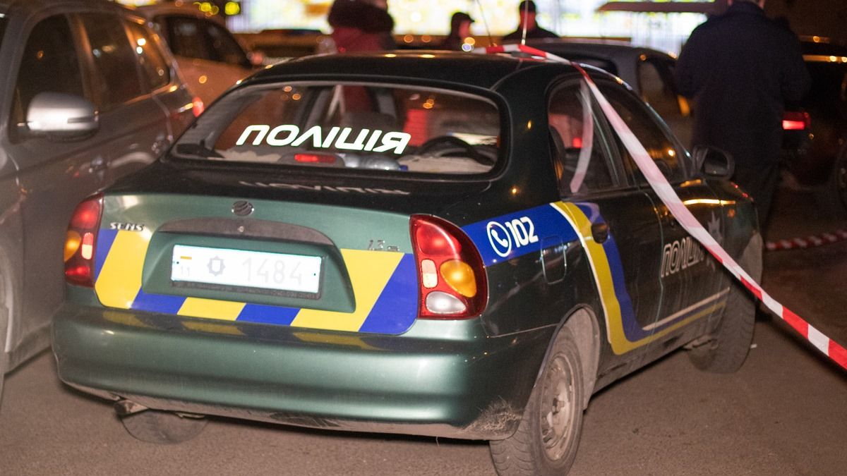 В Киеве на Борщаговке посреди улицы зарезали мужчину: подробности убийства