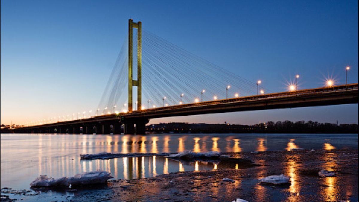 В Киеве на полдня ограничат проезд транспорта по Южному мосту