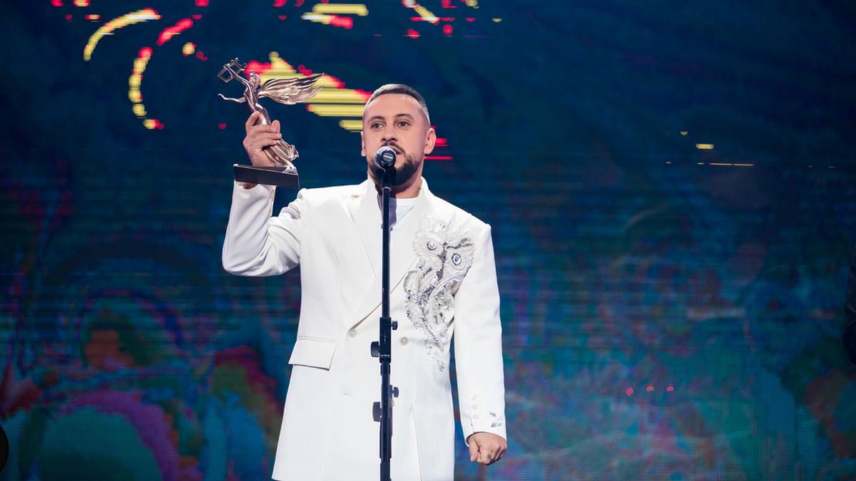 "Одна калина", "Дикі танці" и "Вахтерам": в Украине выбрали ТОП-20 лучших песен за 20 лет