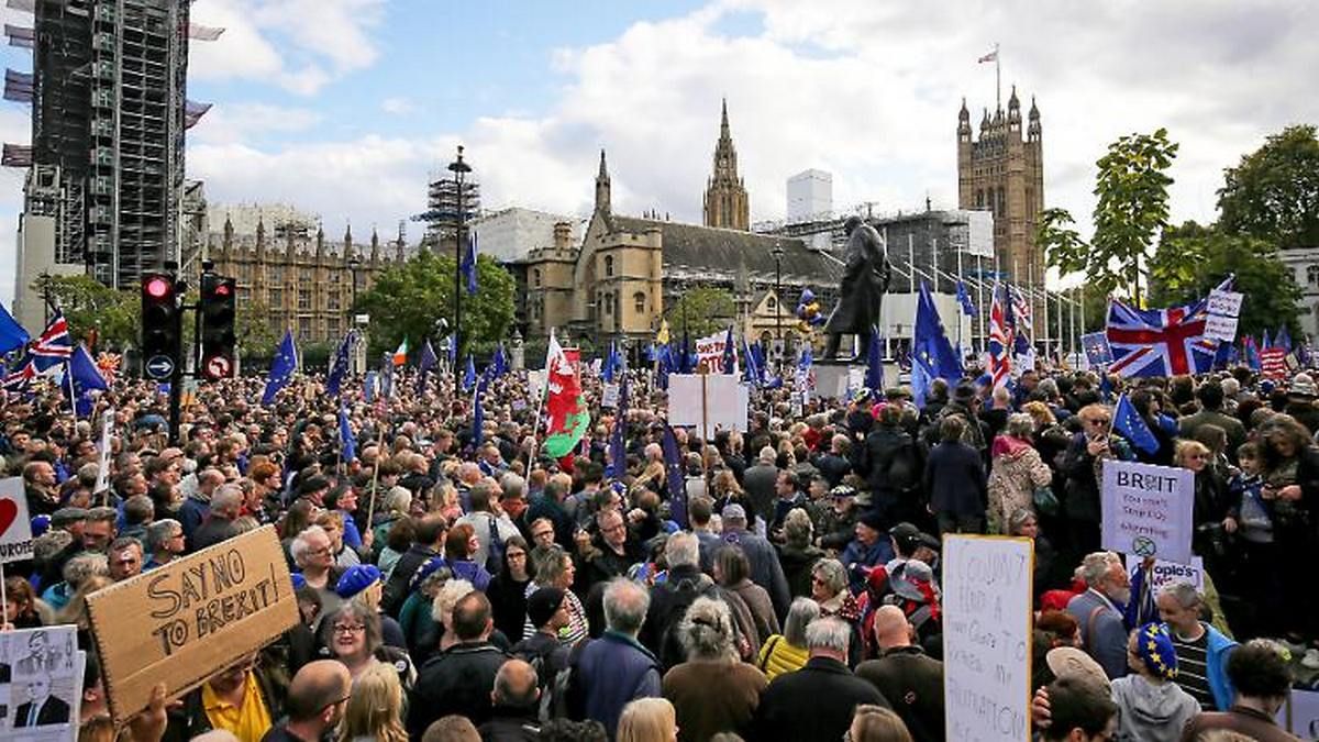 Великобритания вышла из ЕС, Илон Маск выпустил хаус-трек, а в Китае о коронавирусе информируют дроны: ТОП новостей дня