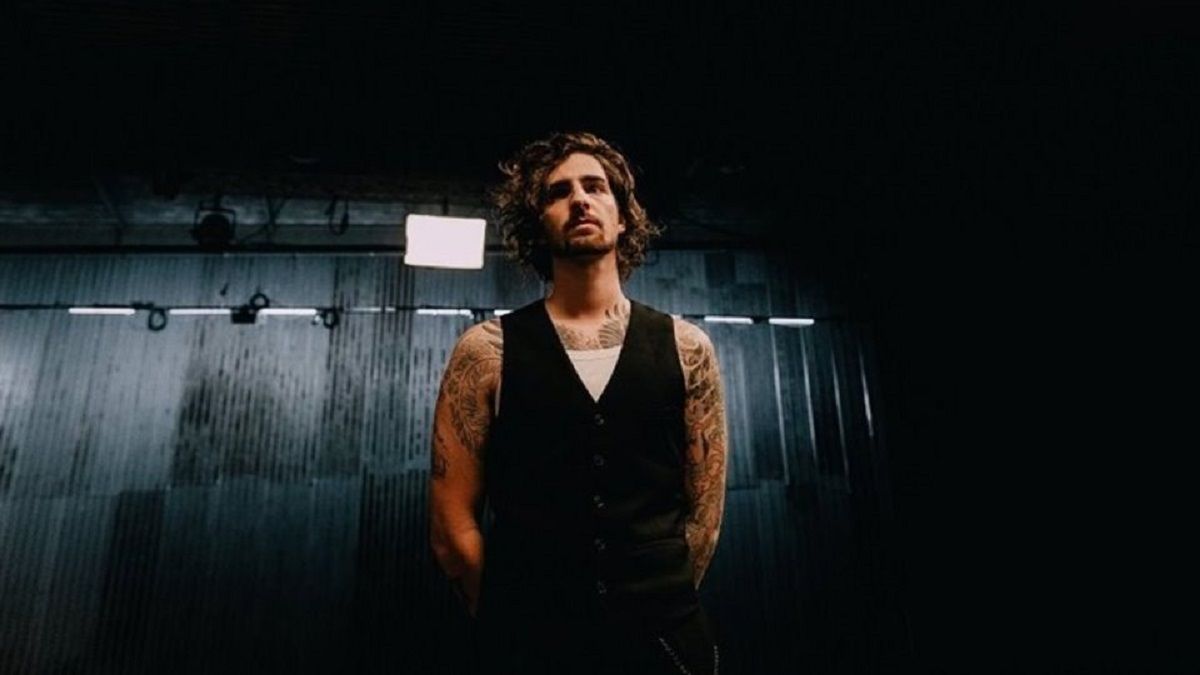 Самый грязный и трогательный: Дантес выпустил новый клип