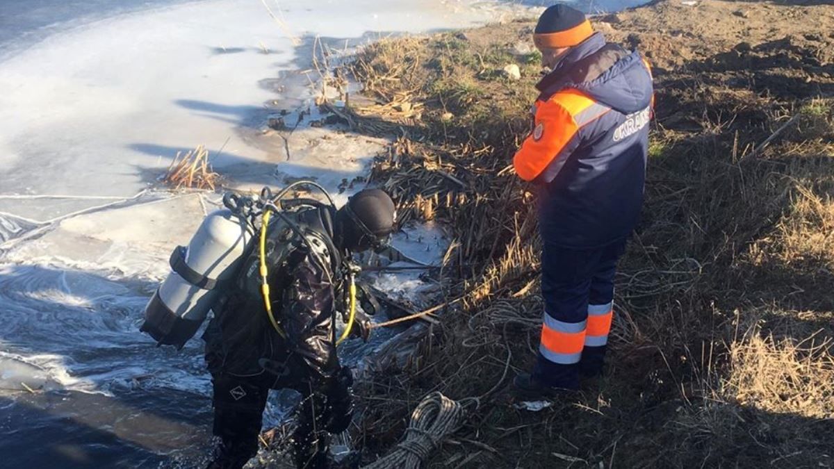 Под Киевом в озере нашли тело пропавшего мужчины
