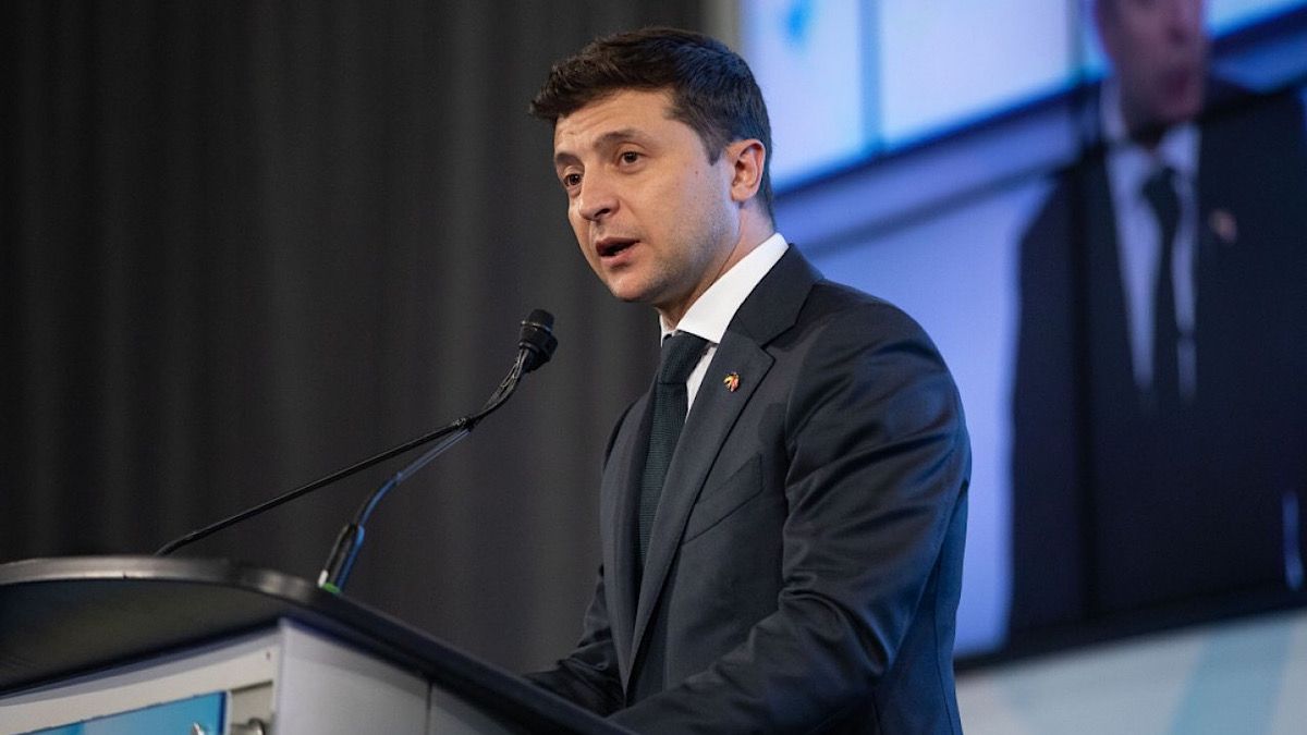 Из Уханя в Конча-Заспу: Зеленский пригрозил доставить эвакуированных украинцев к политикам домой