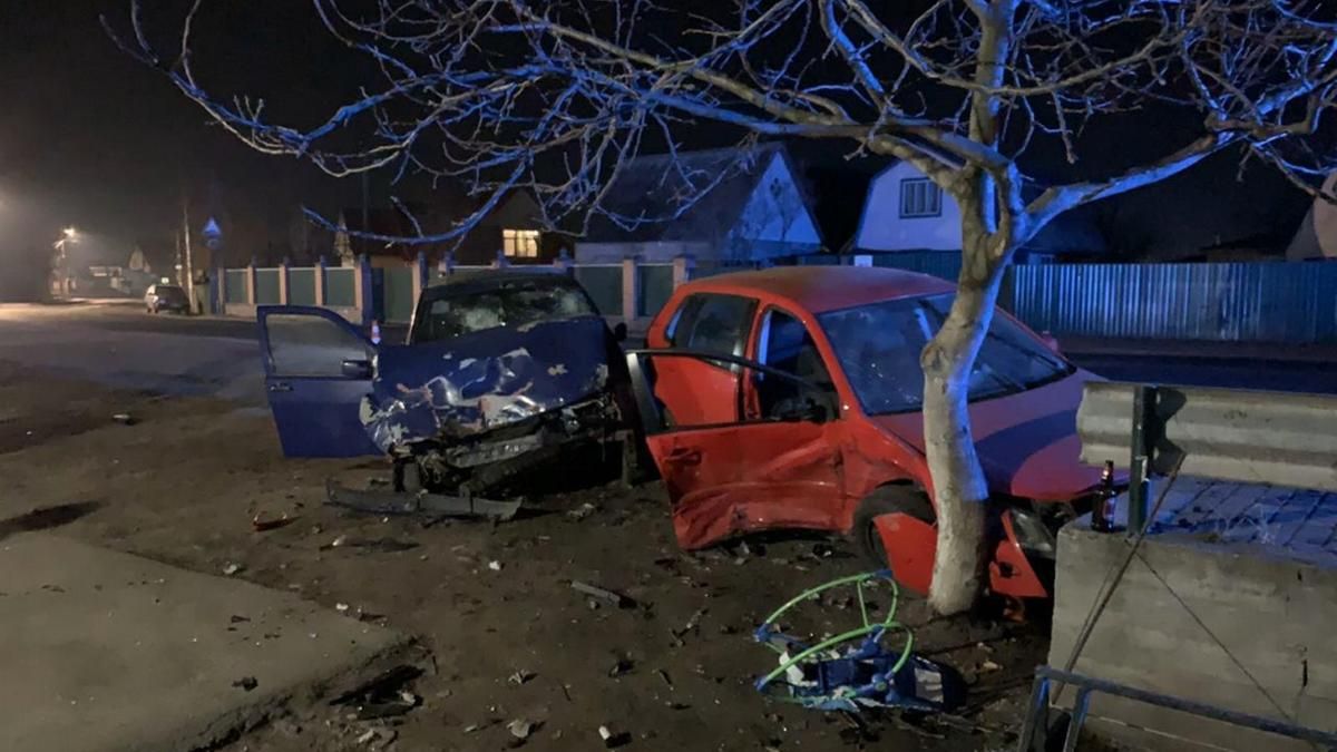 Под Киевом Fiat влетел в Volkswagen: пострадали пять человек, среди них 9-месячный ребенок