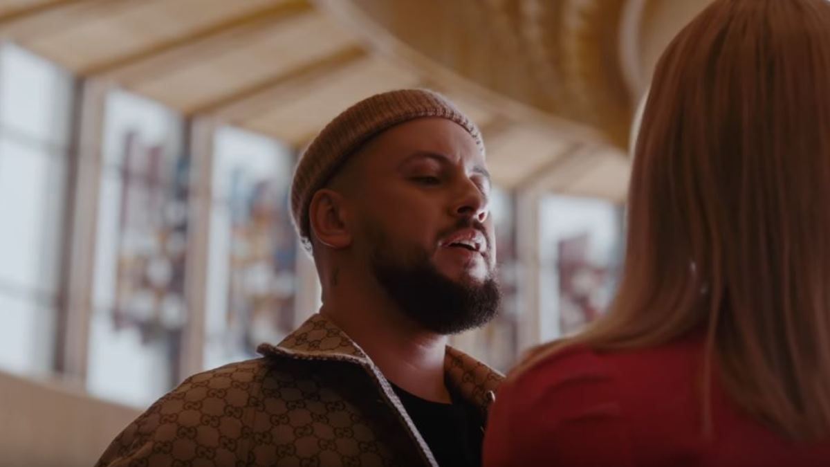 MONATIK выпустил трогательный клип на песню "Сильно"