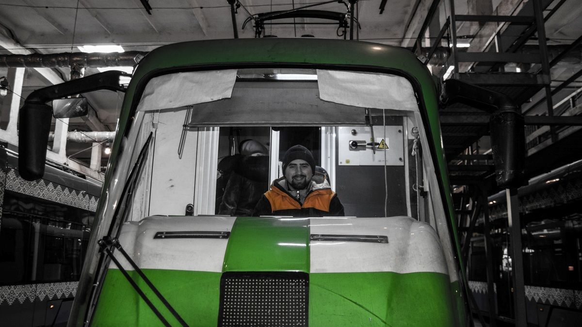 Собака, подоконник и банка с супом: что еще жители Киева забывают в общественном транспорте