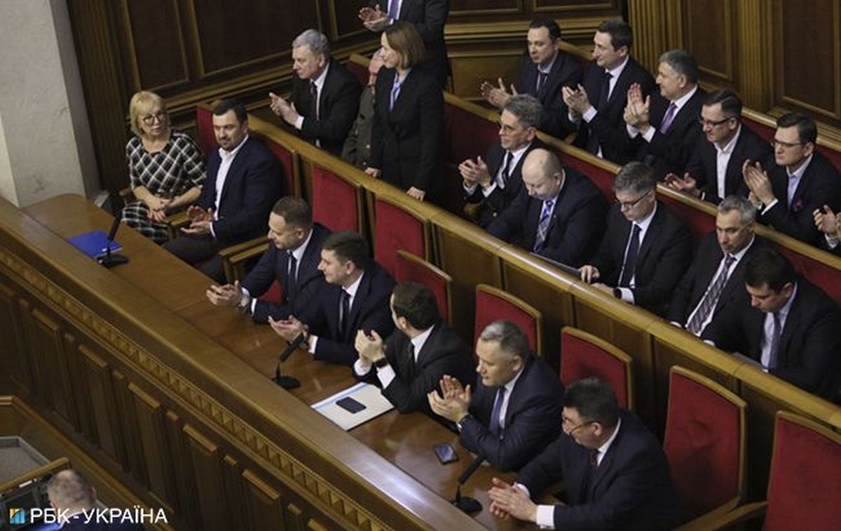 Стали известны имена новых министров правительства: полный список