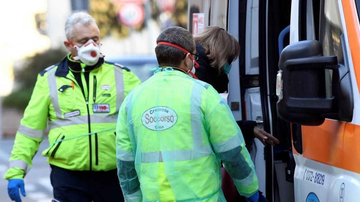 В Украине из-за коронавируса будут отменять массовые мероприятия и закроют школы