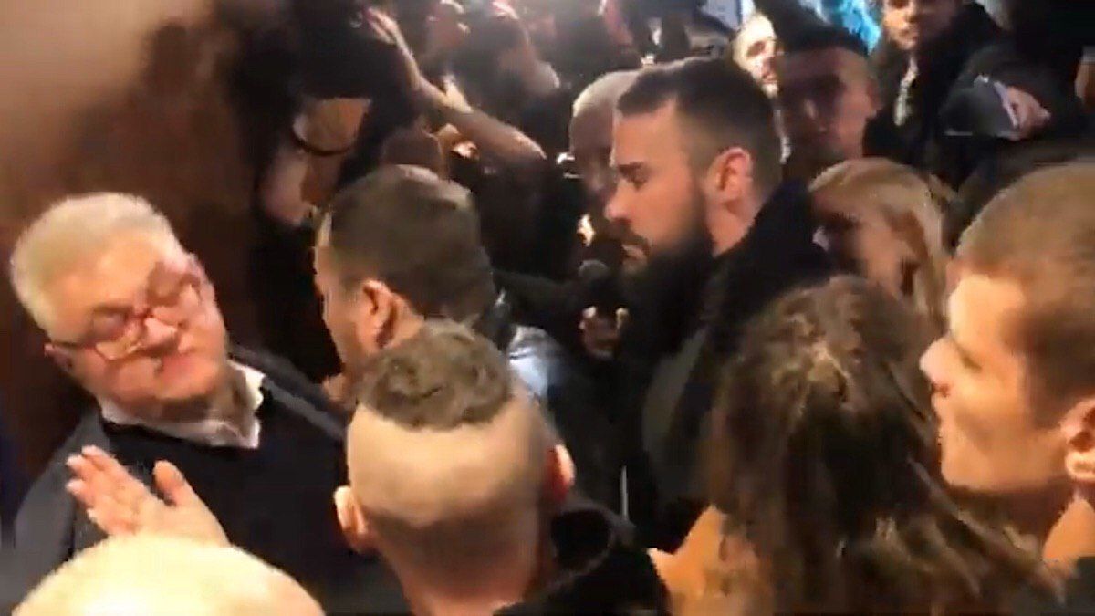 В Киеве националисты напали на Сивохо на презентации "платформы примирения" с Донбассом