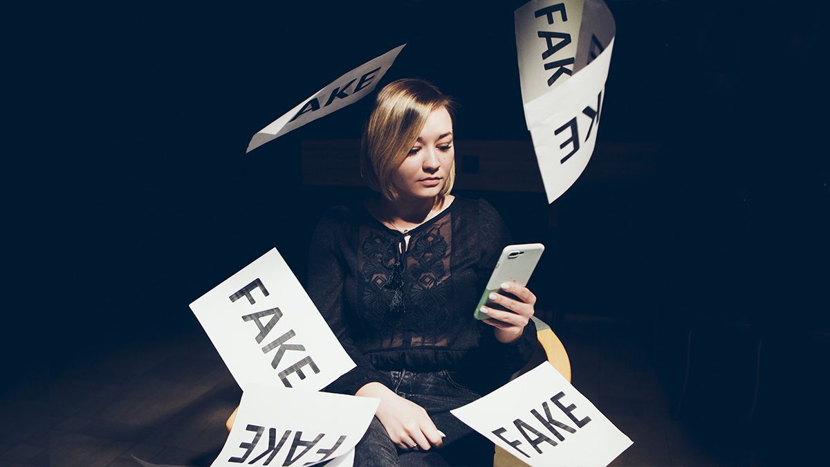 Тесты на коронавирус, медицинские маски и перенос учебного года: самые распространенные фейки в соцсетях и мошеннические схемы