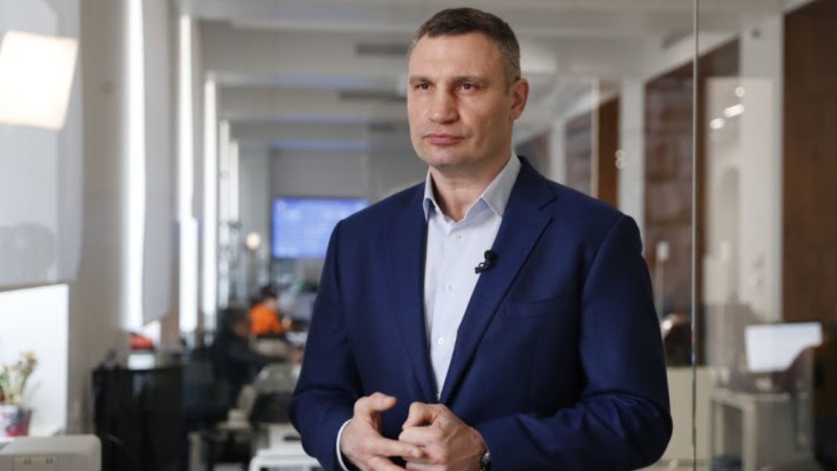 Откроют ли в Киеве продуктовые рынки и как обеспечены больницы масками и тестами на COVID 19: Кличко онлайн