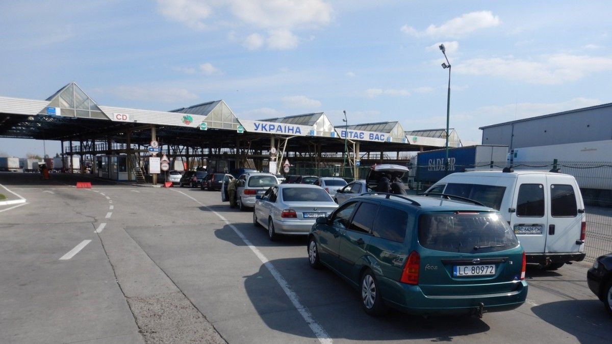 Кабмин сократил количество пунктов пропуска на границе Украины: карта