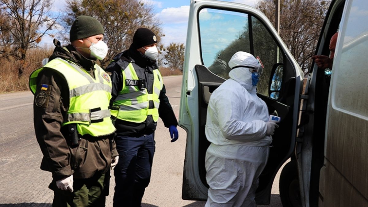 С 16 апреля на въезде в Киев всем водителям и пассажирам обязательно будут измерять температуру