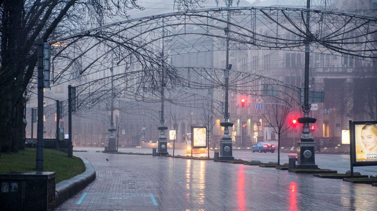 Погода на 16 апреля: в Киеве весь день будет сильный ветер, а ночью - дождь