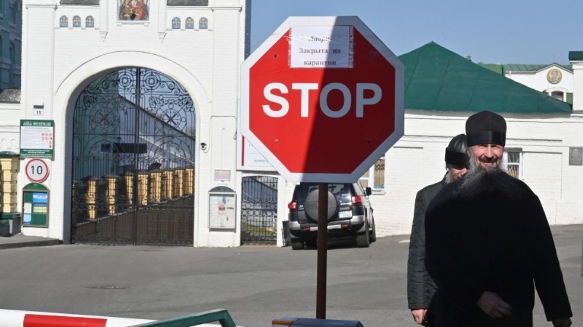 В монастырях Киева новые случаи COVID-19 среди монахов: первый случай в женском