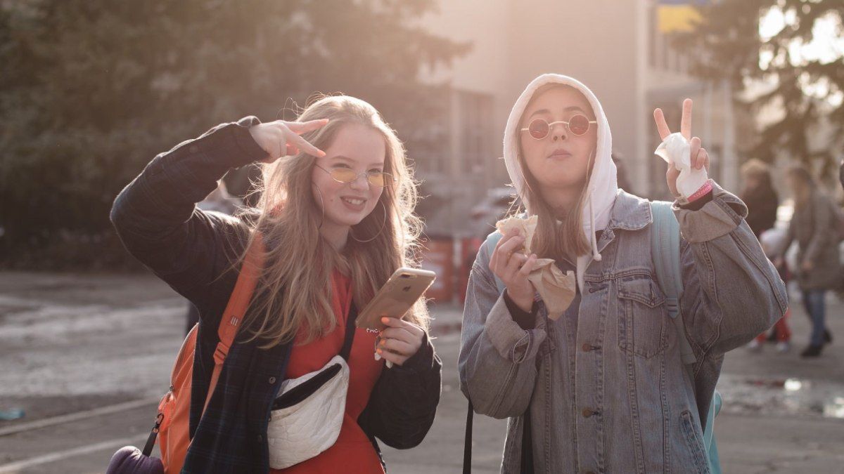 Разговоры о сексе, вечеринки и медитация: Кураж объявил новую программу на неделю