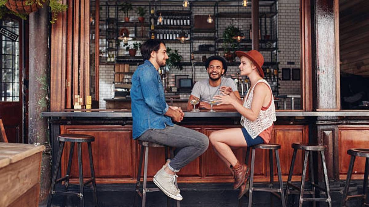 Почему в Киеве не отрывают кафе, рестораны и бассейны