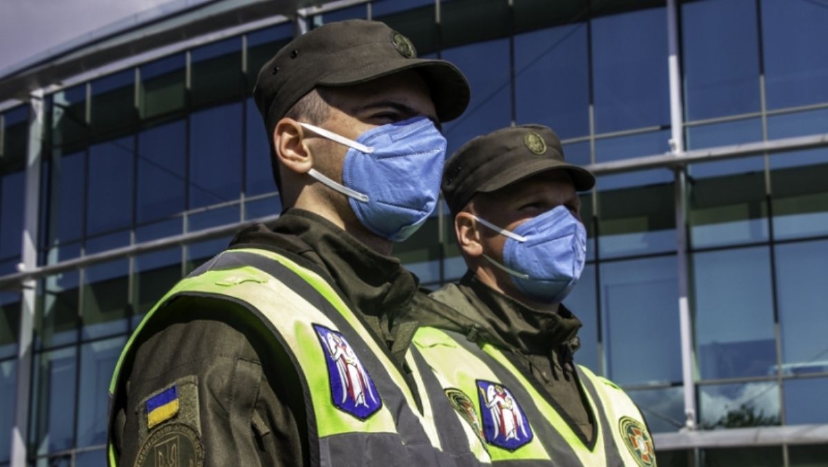 В Украине уже более 30 тысяч случаев COVID-19: сколько человек болеют в Киеве и области