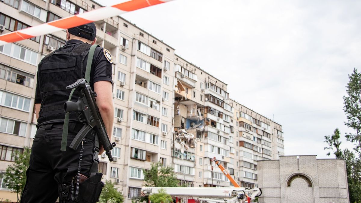 Под завалами в доме на Позняках нашли тело третьего человека: поиски продолжаются