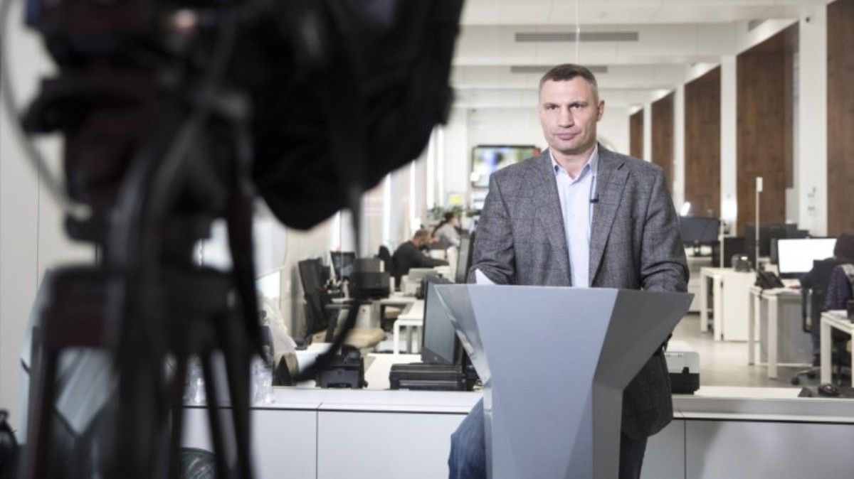 Как Киев помогает жильцам дома на Крушельницкой и кому должны делать ИФА-тесты: Кличко онлайн