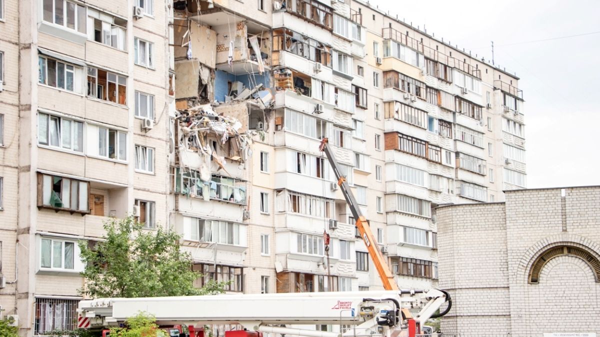 Пускать людей в дом после взрыва на Крушельницкой будут по итогам обследования: к нему приставили охрану