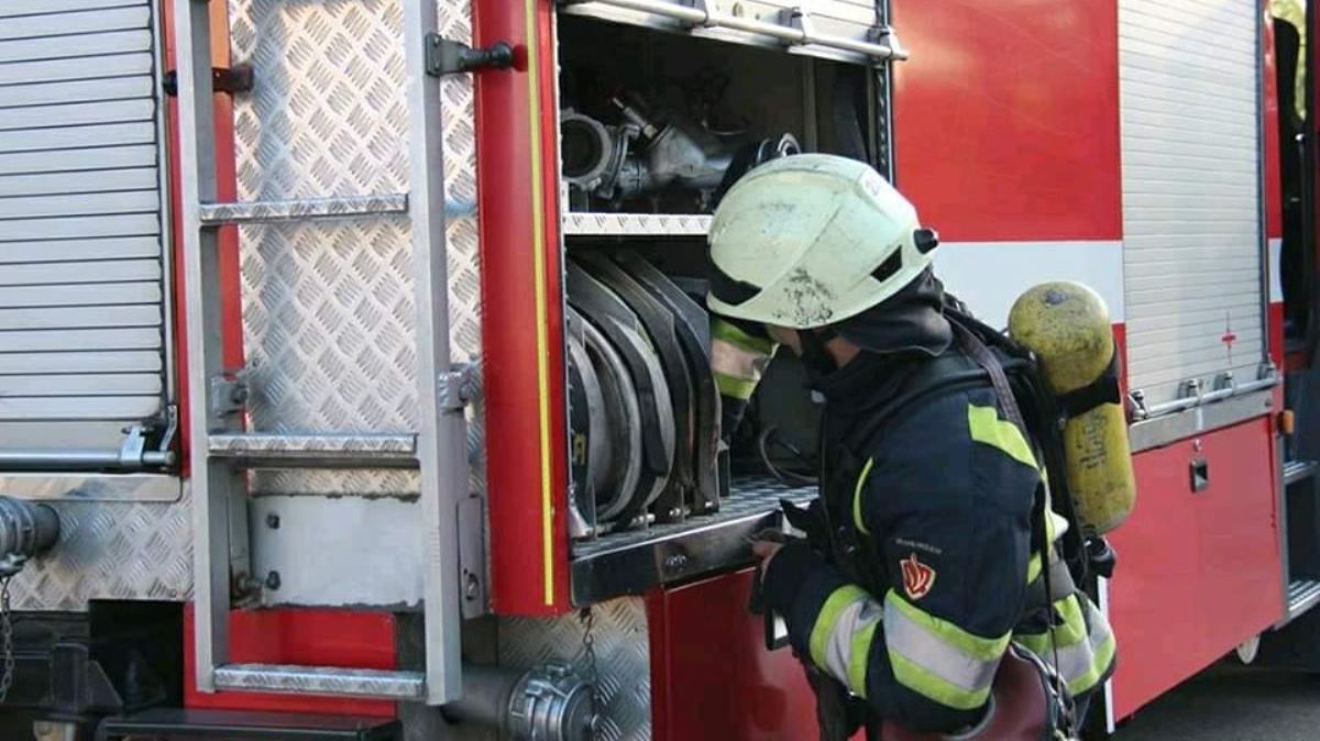 В центре Киева рядом с БЦ Gulliver горело здание