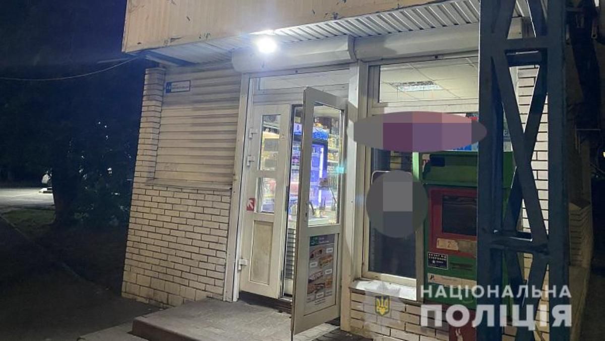 В Киеве на Троещине мужчина из мести выстрелил в глаз и в пах бывшему начальнику