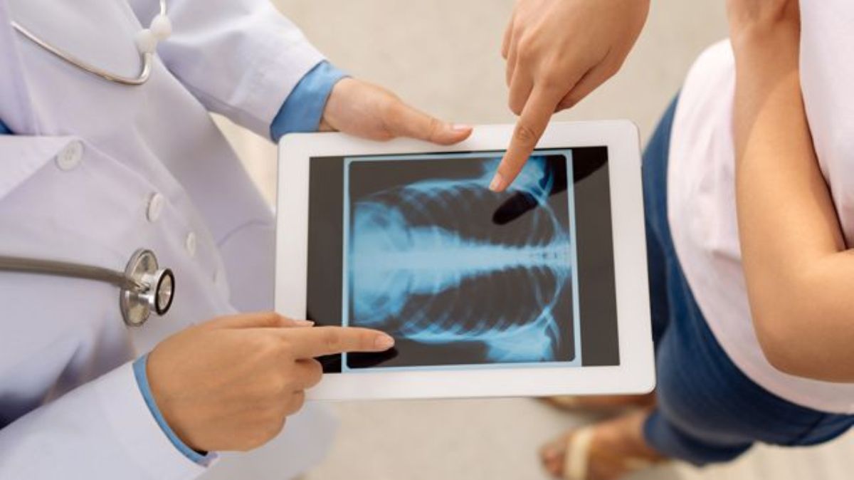 В Киеве растет количество больных пневмонией: симптомы заболевания