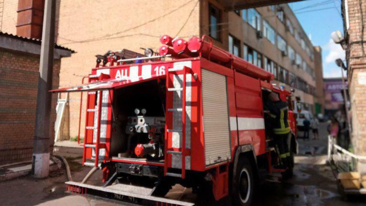 В Киеве сгорел швейный цех