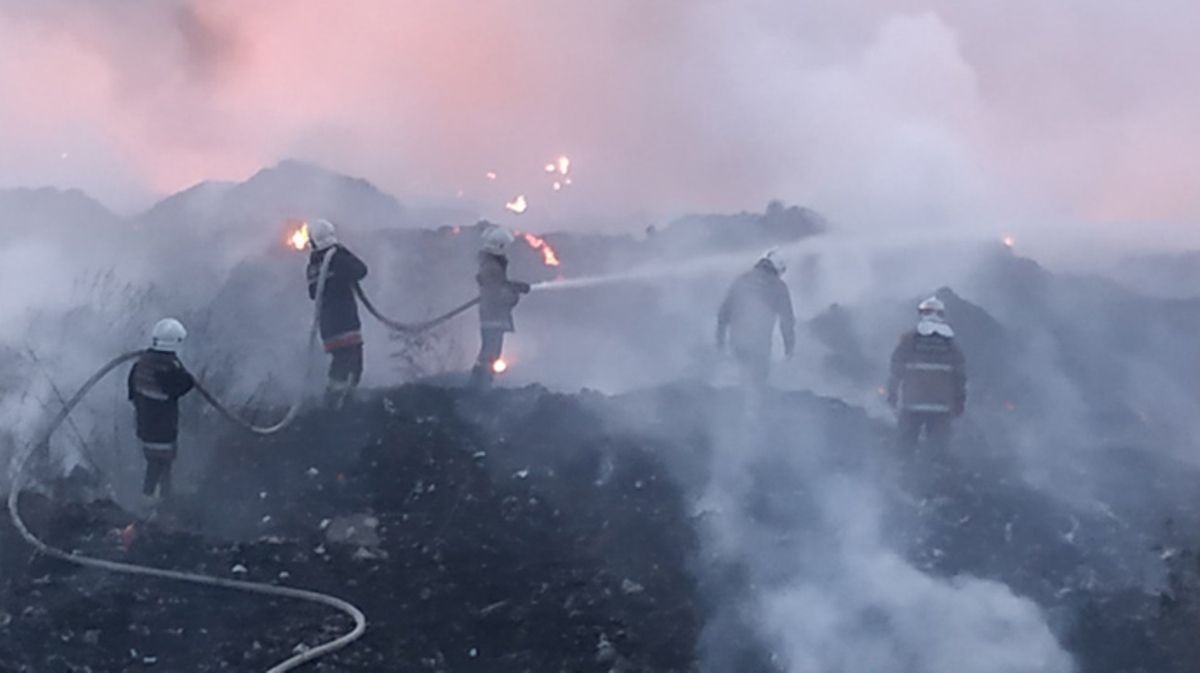 В Киеве несколько дней горела свалка: почему такие пожары смертельно опасны для человека