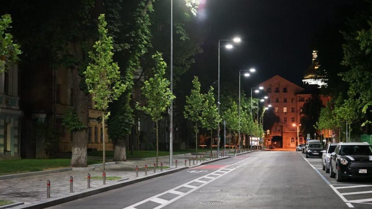В Киеве устанавливают LED лампы: где до конца года станет светлее