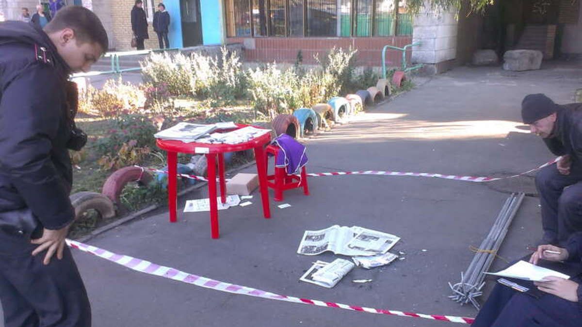 В Киеве мужчина напал с ножом на агитатора политической партии