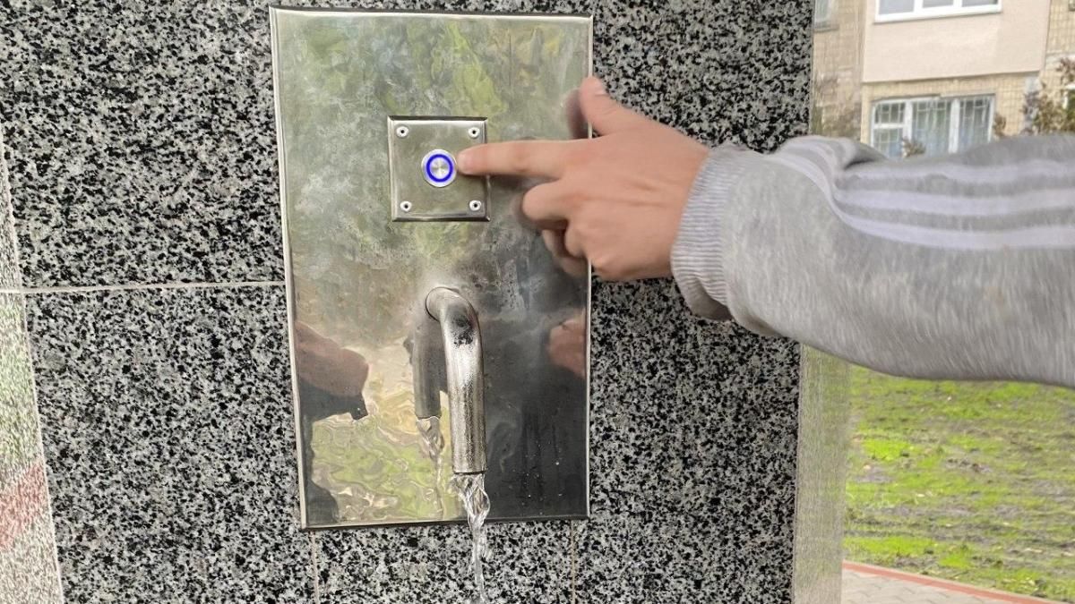 В Киеве на бульваре Перова открыли новый бюветный комплекс