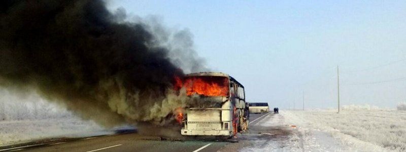 Смерть актера из "Доктора Кто", заживо сожженные в автобусе и роды мертвой в гробу: ТОП новостей дня