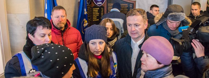 Всего пятеро жителей Киева возмутились масштабным пожаром возле "Театральной"