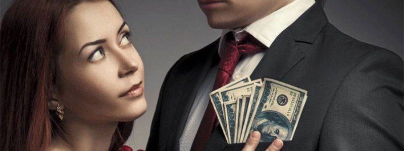 Молодой европейский мужчина со $100: за чем едет и как выглядит турист в Киеве