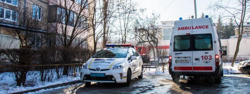 На Русановке парень выжил после падения с 7 этажа