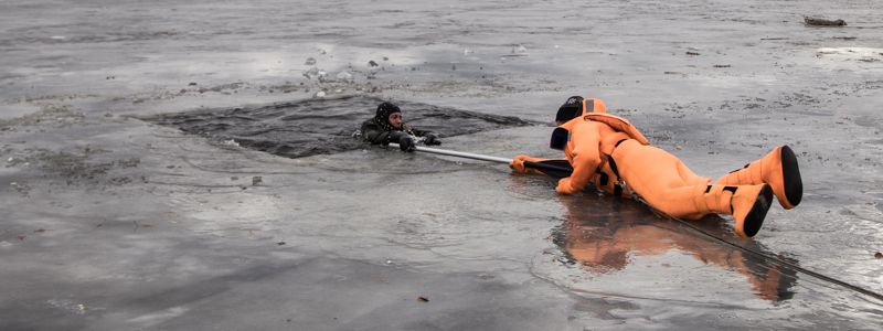 Жителям Киева показали, как зимой не уйти на дно