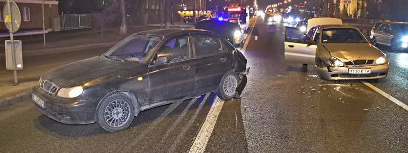 На Житомирской Lanos протаранил Lanos: пассажиры обоих авто госпитализированы