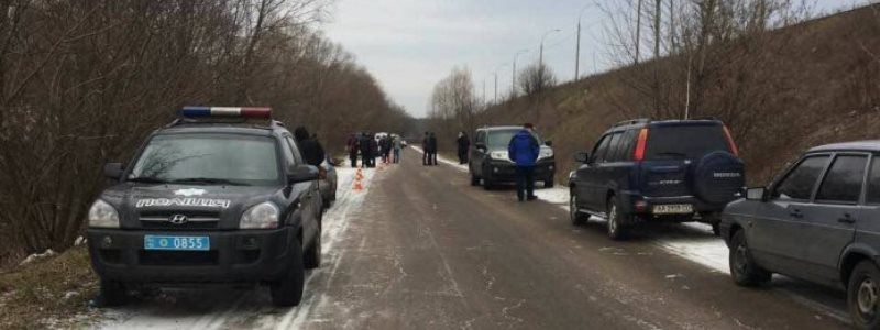 Под Киевом на обочине нашли тело мужчины