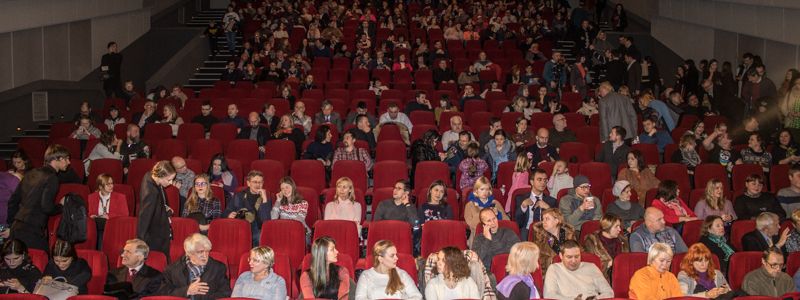 В Киеве не дождались Порошенко на премьеру фильма об оперном певце, погибшем в АТО