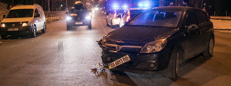 На Куреневке женщина попала под внедорожник и потеряла память