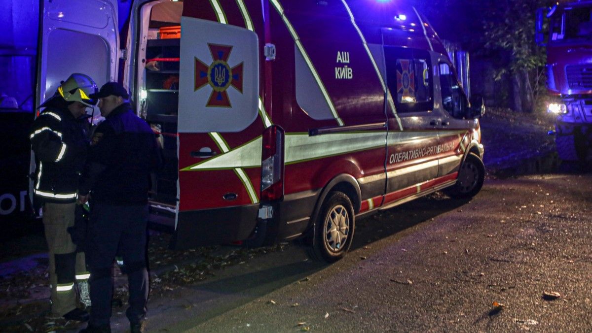 В Киеве из-за пожара в 12-этажном доме эвакуировали 20 человек, погиб мужчина