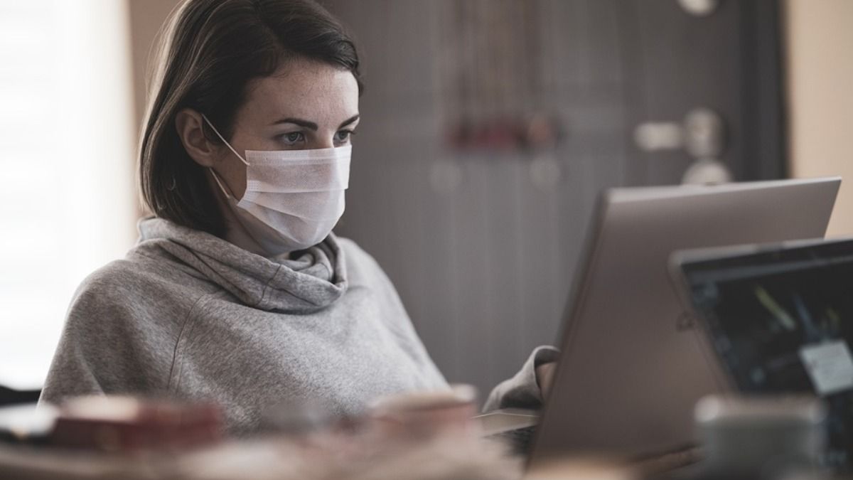 В Украине за сутки новый рекорд  по количеству случаев коронавируса: заболели почти 10 тысяч человек