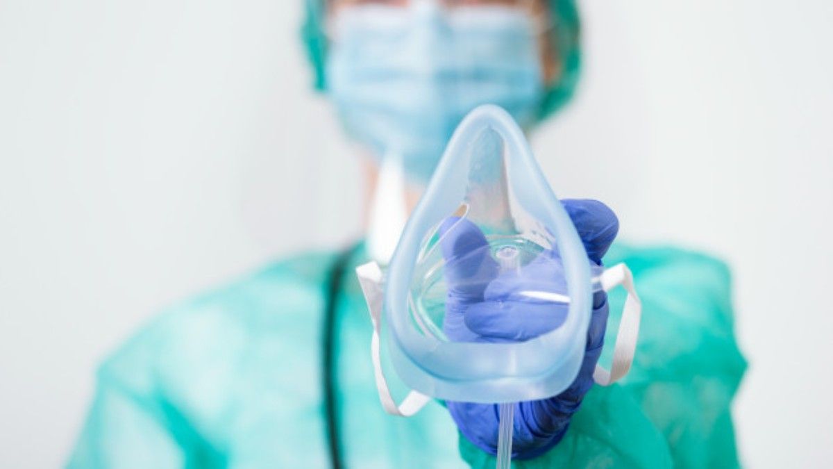 В Киеве увеличивают закупки кислорода для пациентов с коронавирусом